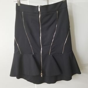Skirt with zipper